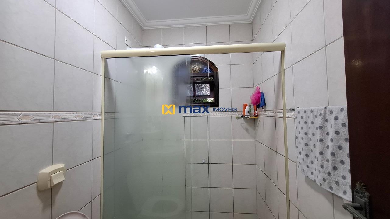 Casa à venda no Fazendinha: Banheiro social 1