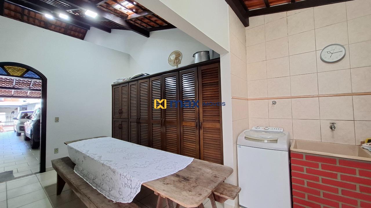 Casa à venda no Fazendinha: Área de lazer com churrasqueira