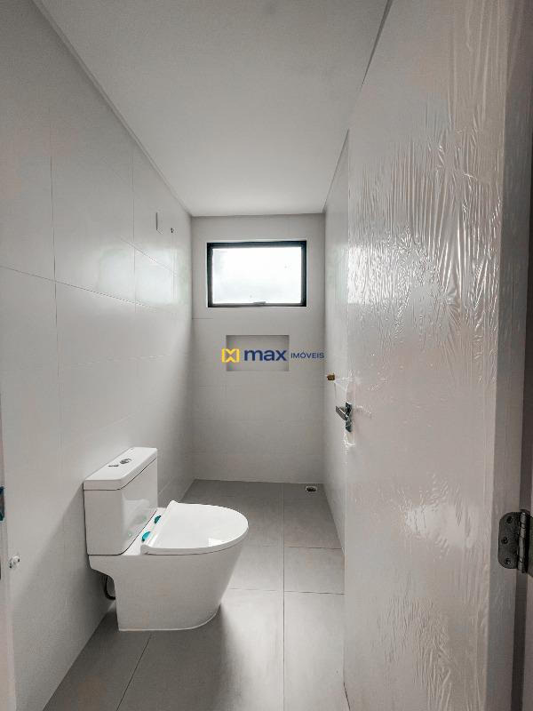 Apartamento à venda no Meia Praia: Banheiro Suíte 