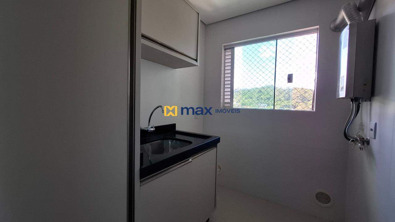 Apartamento à venda no Cabeçudas: Área de serviço