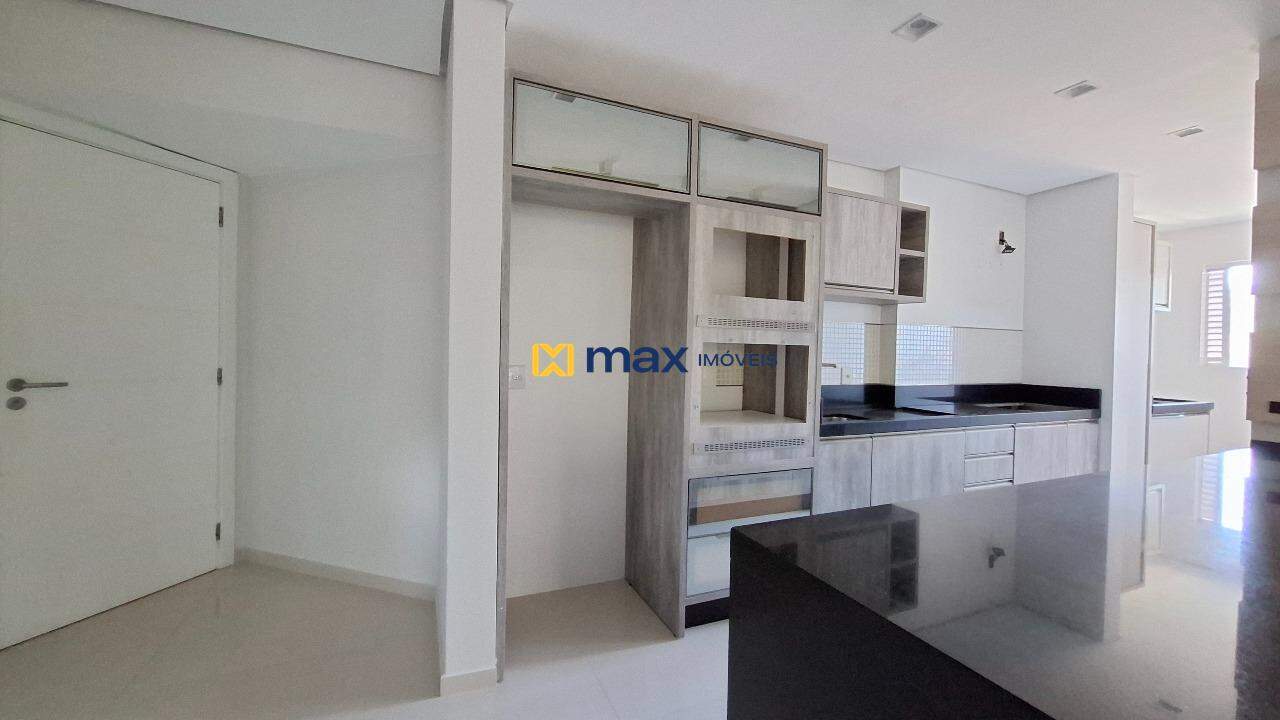 Apartamento à venda no Cabeçudas: Cozinha