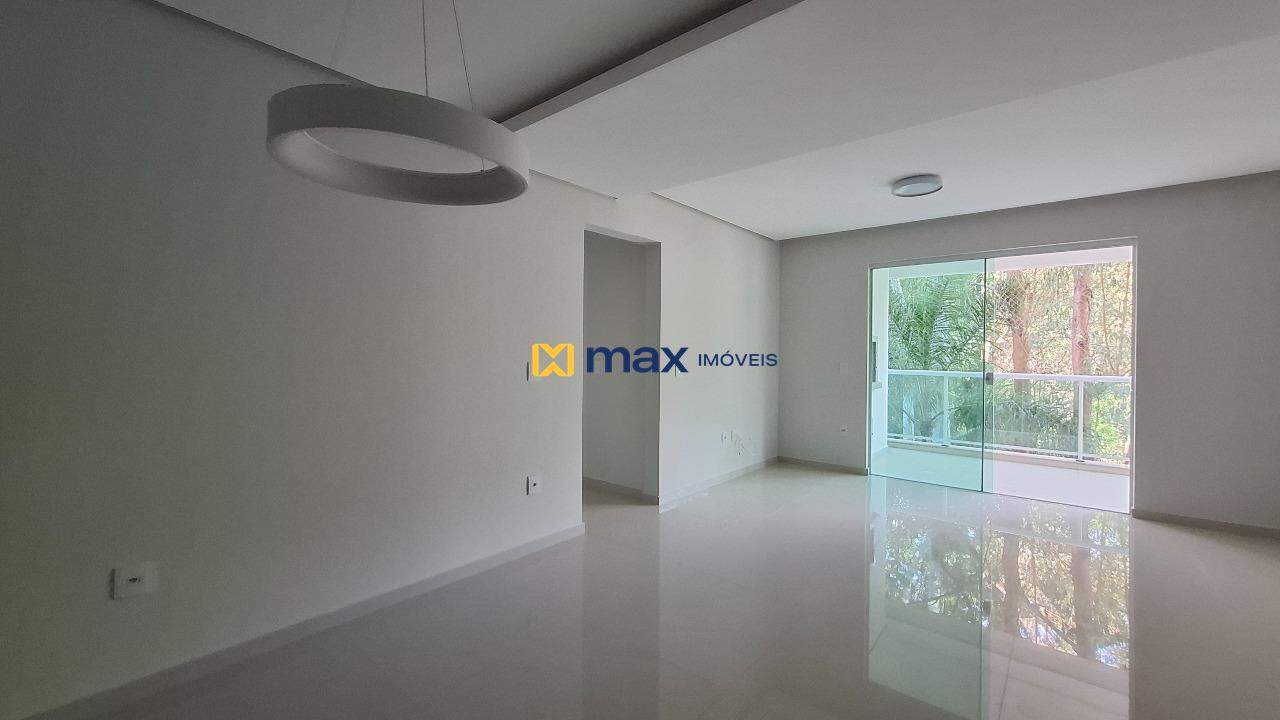 Apartamento à venda no Cabeçudas: Living integrado