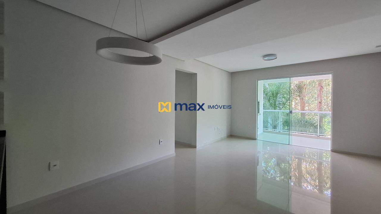 Apartamento à venda no Cabeçudas: Living integrado