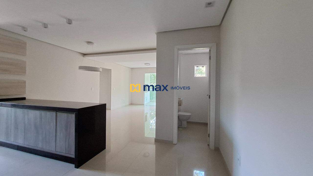 Apartamento à venda no Cabeçudas: Entrada