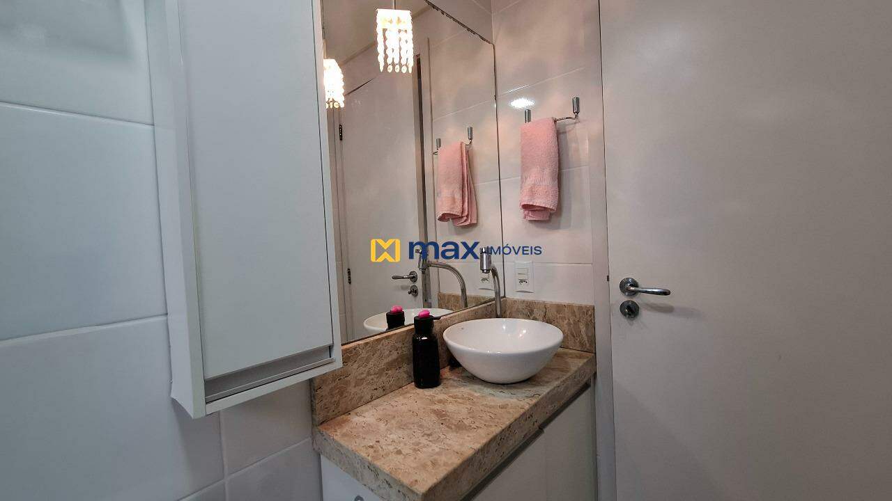 Apartamento à venda no Cidade Nova: Banheiro social