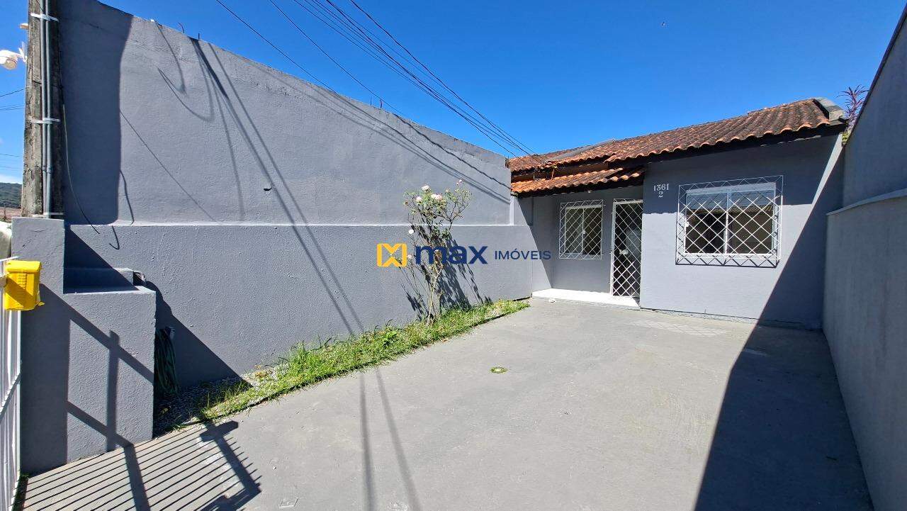 Casa para aluguel no Santa Regina: Área Externa Frente