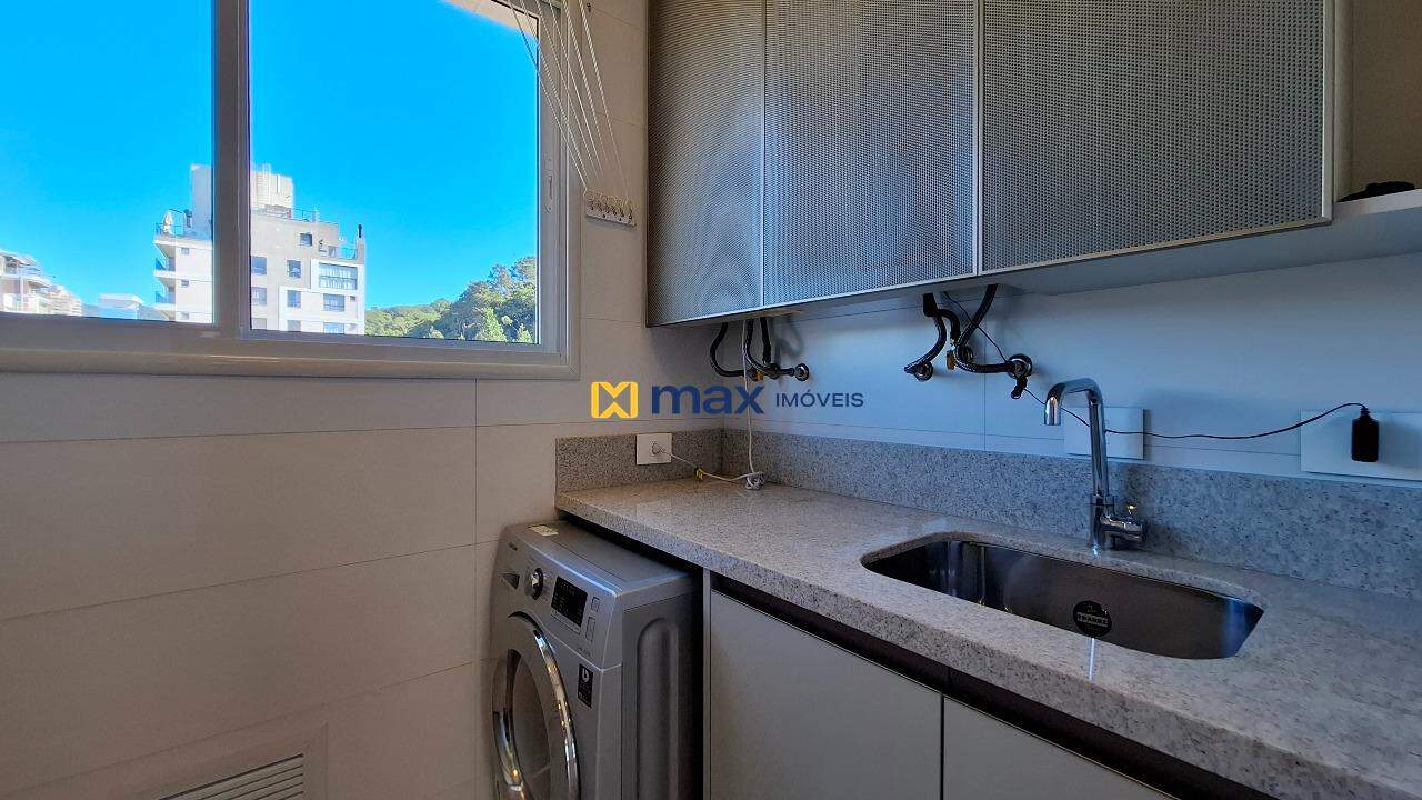 Apartamento para aluguel no Praia Brava: Área de serviço