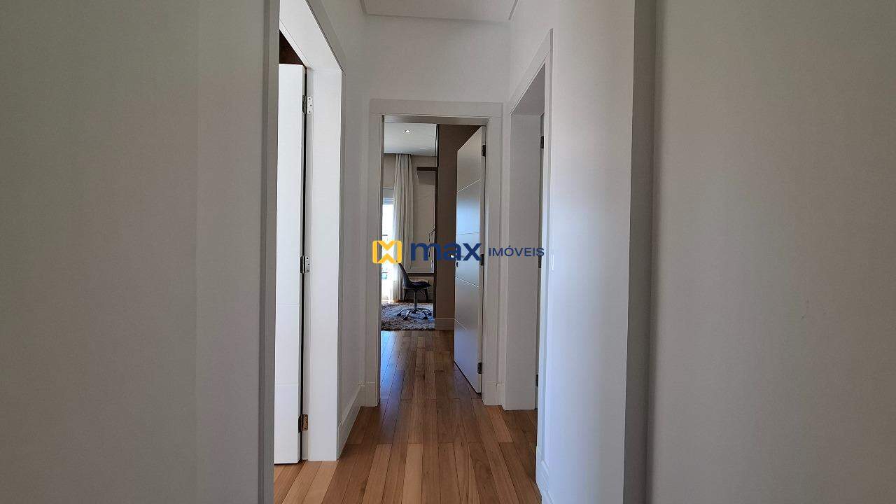 Apartamento para aluguel no Praia Brava: Corredor
