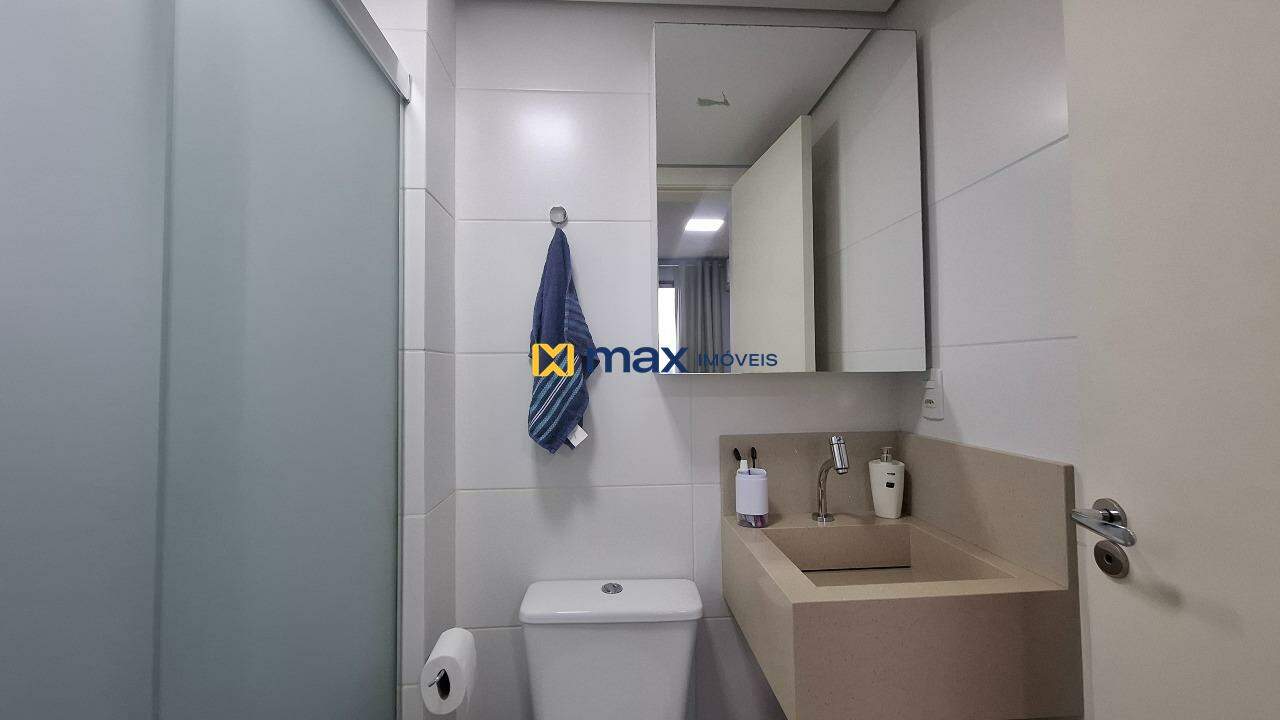 Apartamento à venda no Cordeiros: Banheiro suíte