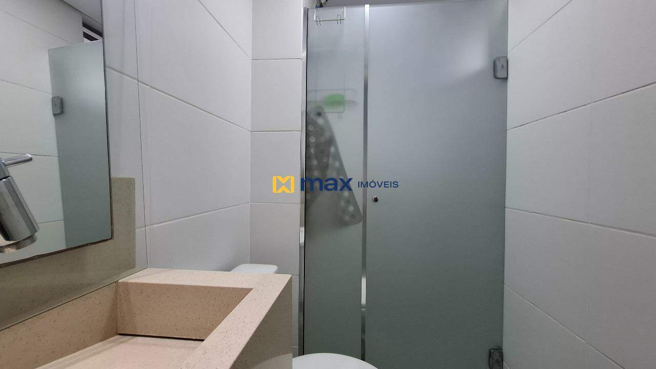 Apartamento à venda no Cordeiros: Banheiro social