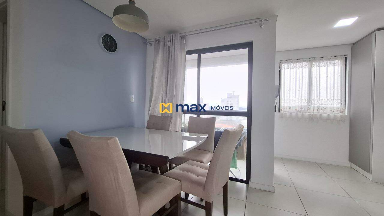 Apartamento à venda no Cordeiros: Living integrado