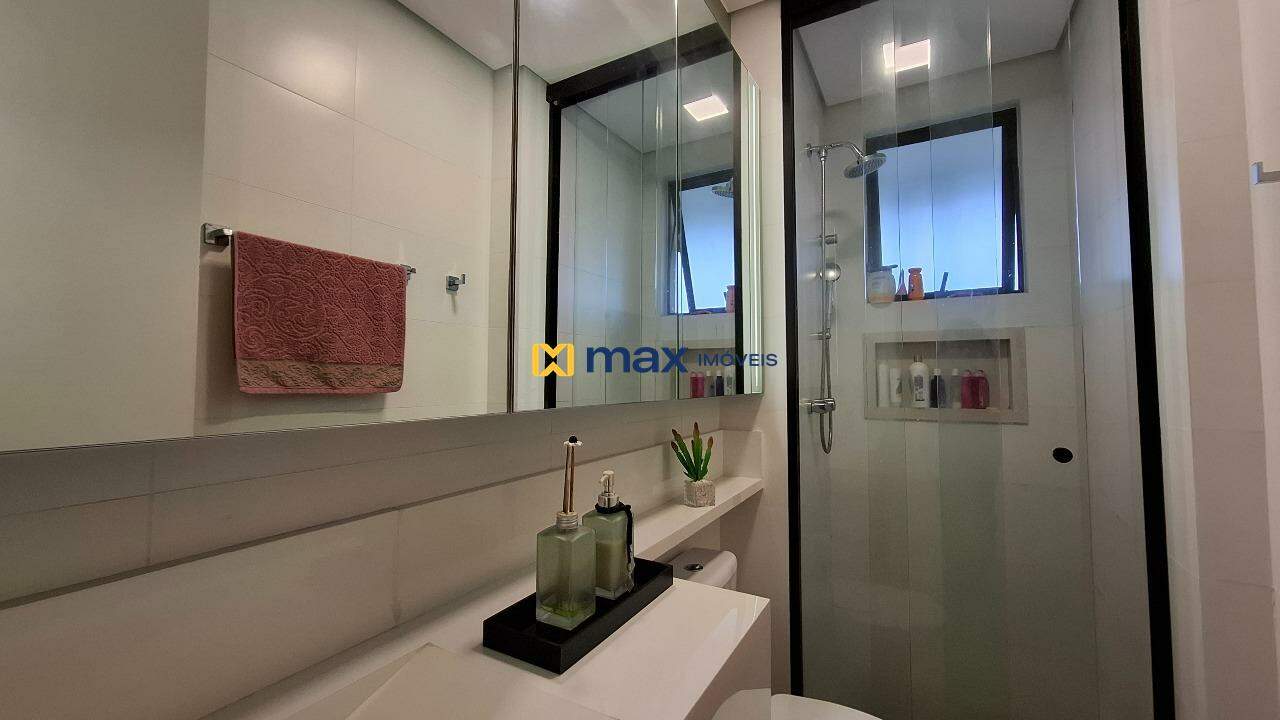 Apartamento à venda no São João: Banheiro social