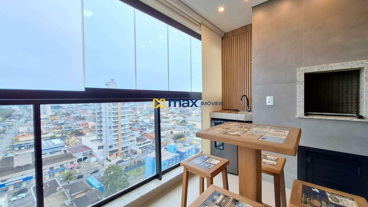 Apartamento à venda no São João: Sacada com churrasqueira
