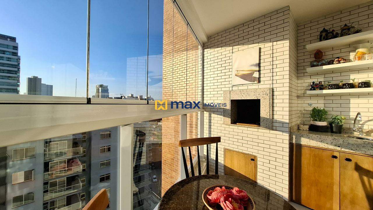 Apartamento à venda no Centro: Sacada com churrasqueira