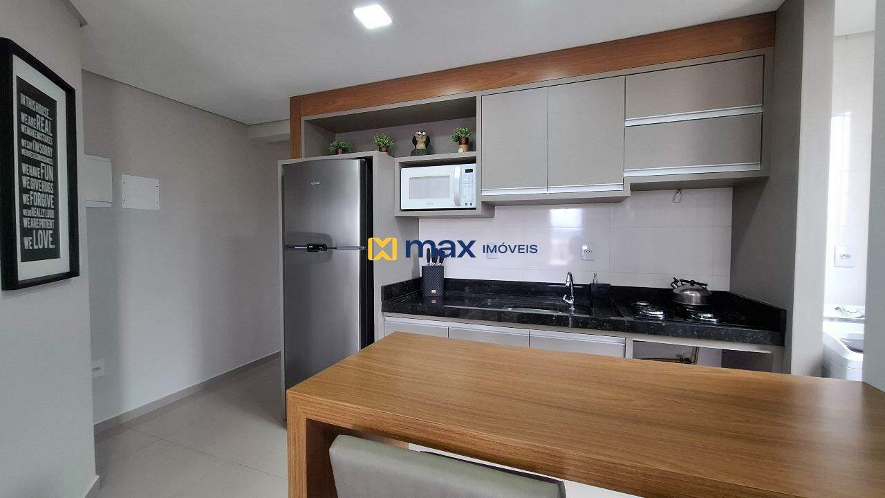Apartamento para aluguel no Gravatá: Cozinha planejada 