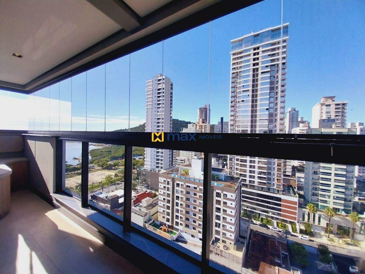 Apartamento para aluguel no Fazenda: Vista da sacada