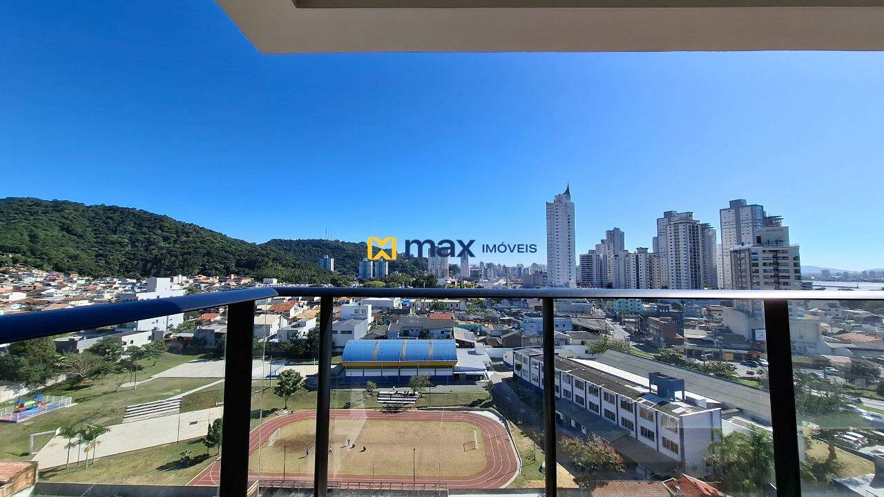 Apartamento à venda no Fazenda: Sacada com churrasqueira