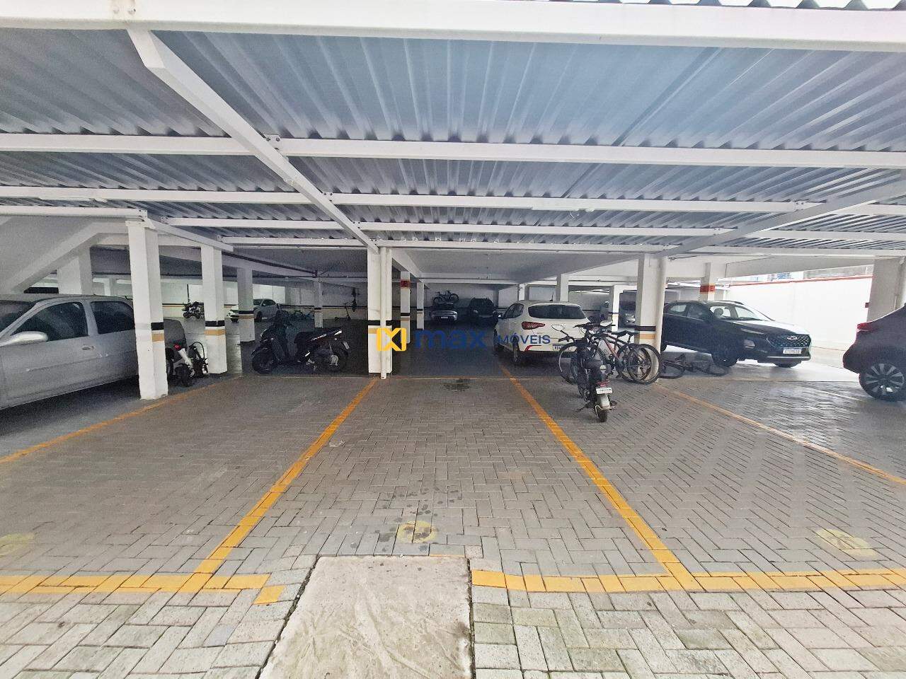 Apartamento para aluguel no Tabuleiro: Vaga de Garagem