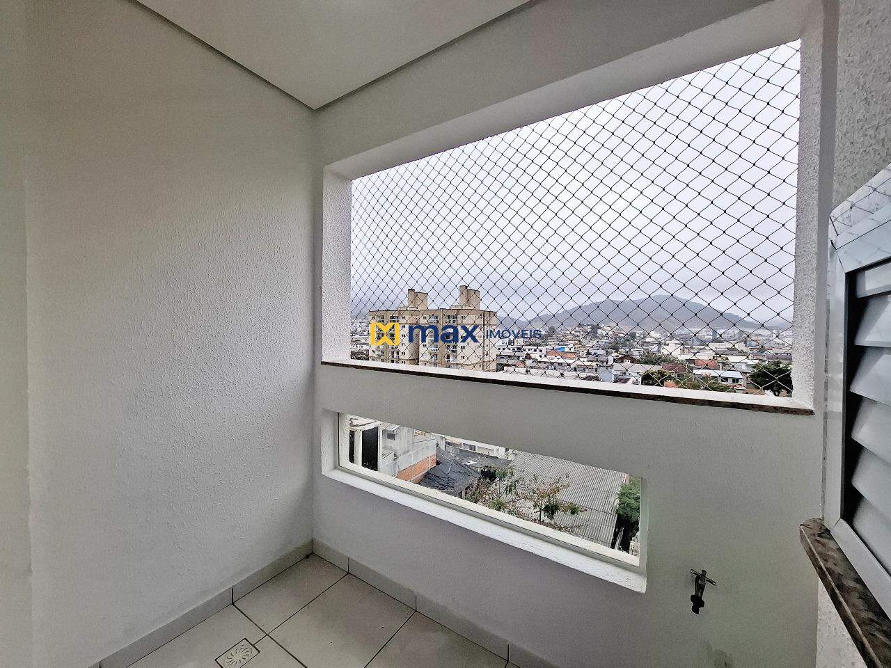 Apartamento para aluguel no Tabuleiro: Sacada com churrasqueira