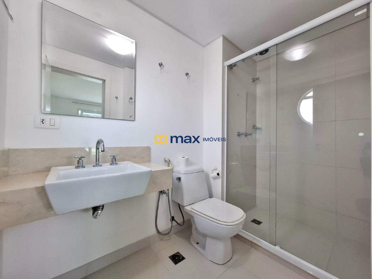 Apartamento para aluguel no Centro: Banheiro suíte