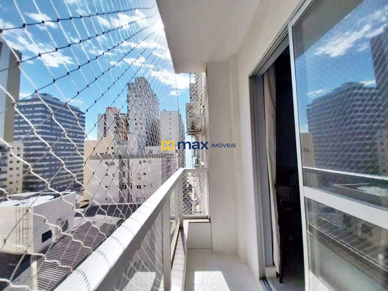 Apartamento à venda no Centro: Sacada