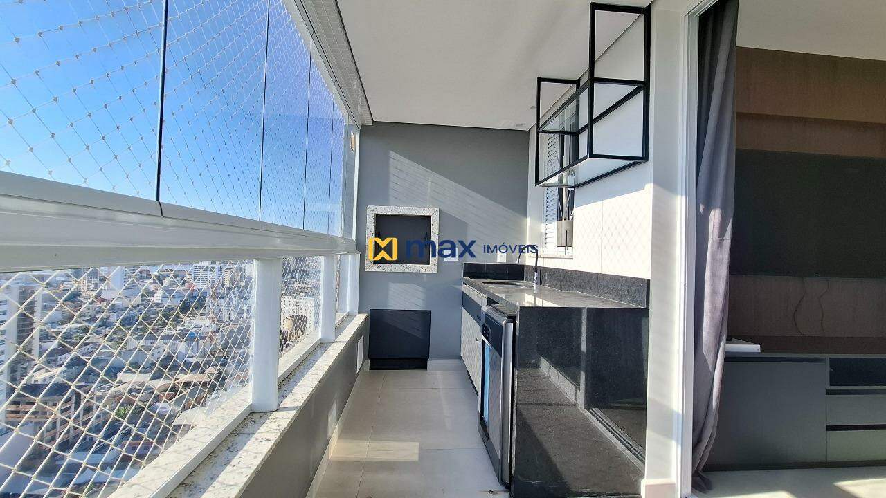 Apartamento à venda no Centro: Sacada com churrasqueira
