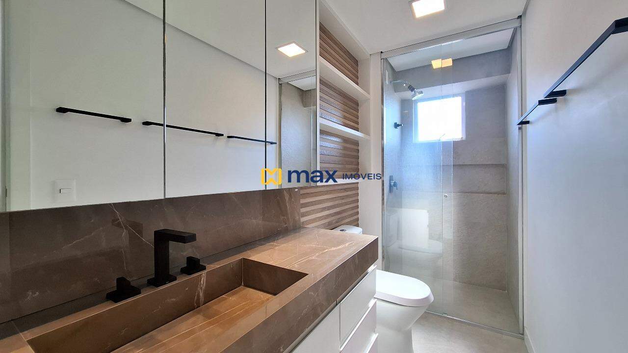 Apartamento à venda no Fazenda: Banheiro suíte