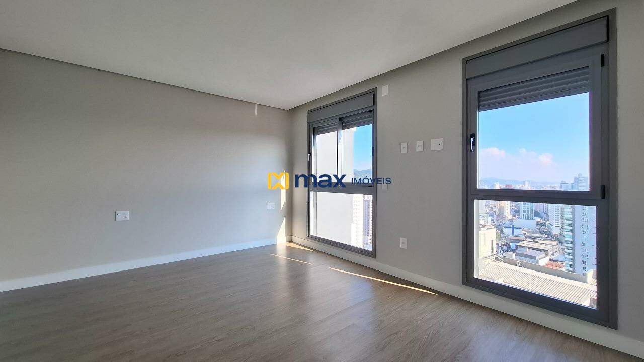 Apartamento à venda no Centro: Suíte 1