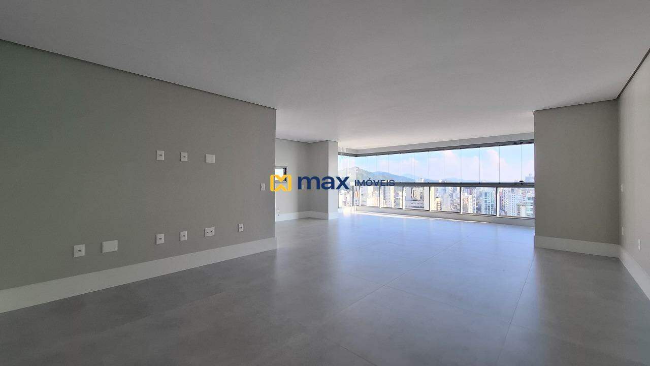 Apartamento à venda no Centro: Living integrado