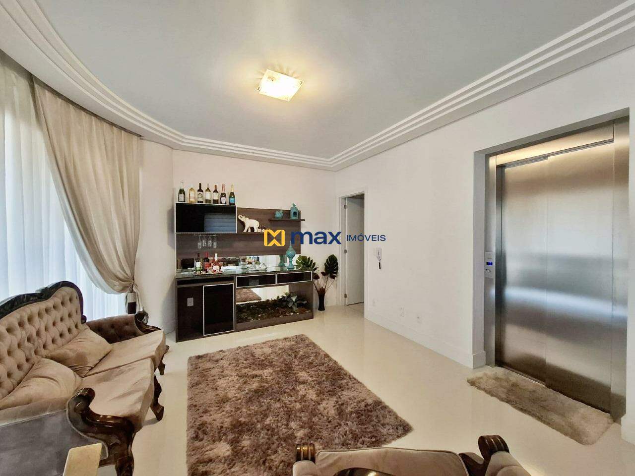Apartamento para aluguel no Pioneiros: Sala de Estar