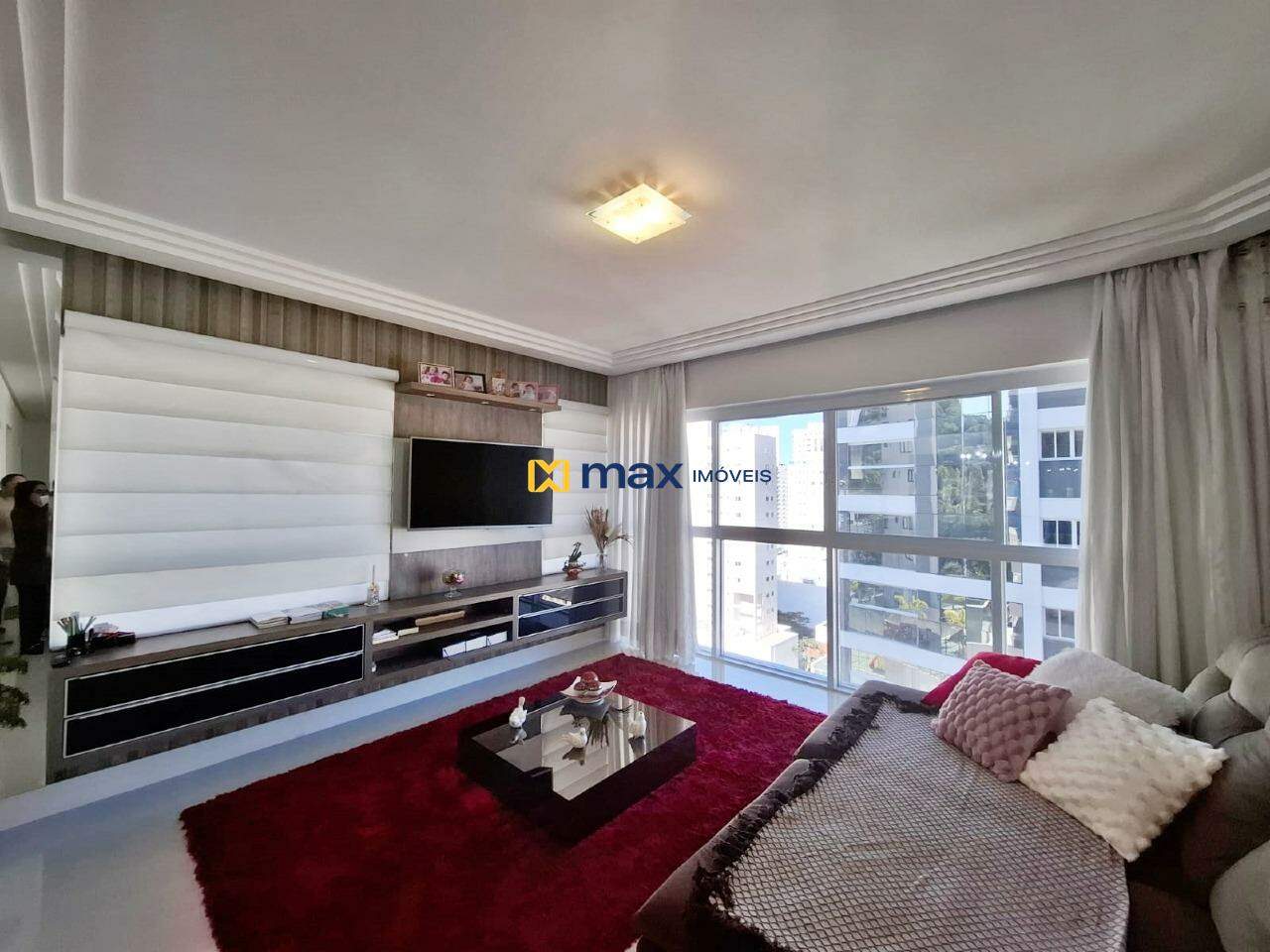 Apartamento para aluguel no Pioneiros: Sala de Estar
