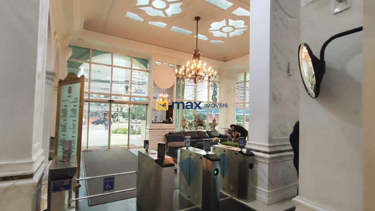 Sala à venda no Centro: Hall de entrada
