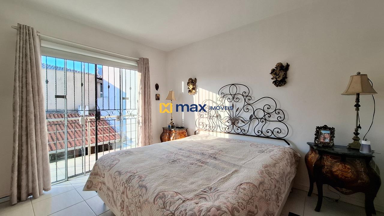 Casa à venda no Centro: Suíte 