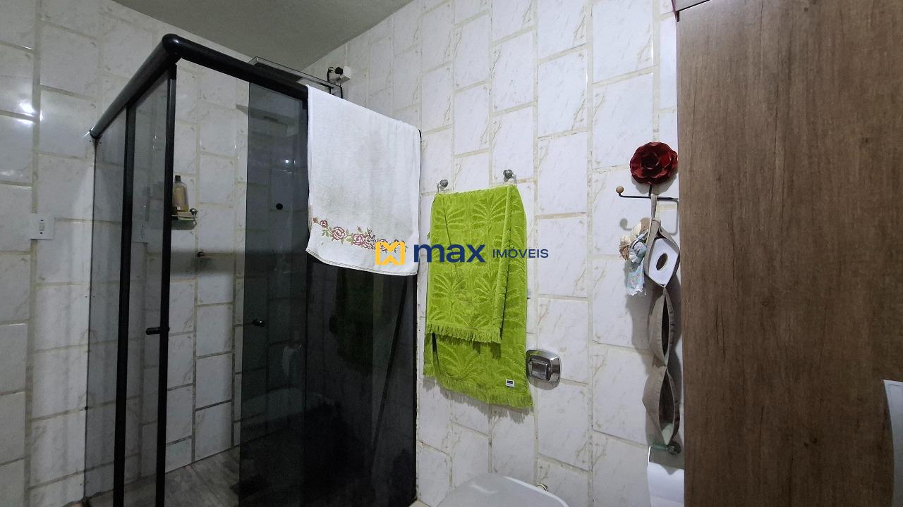 Casa à venda no Cordeiros: Banheiro suíte