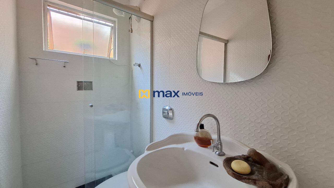 Casa à venda no Cordeiros: Banheiro social