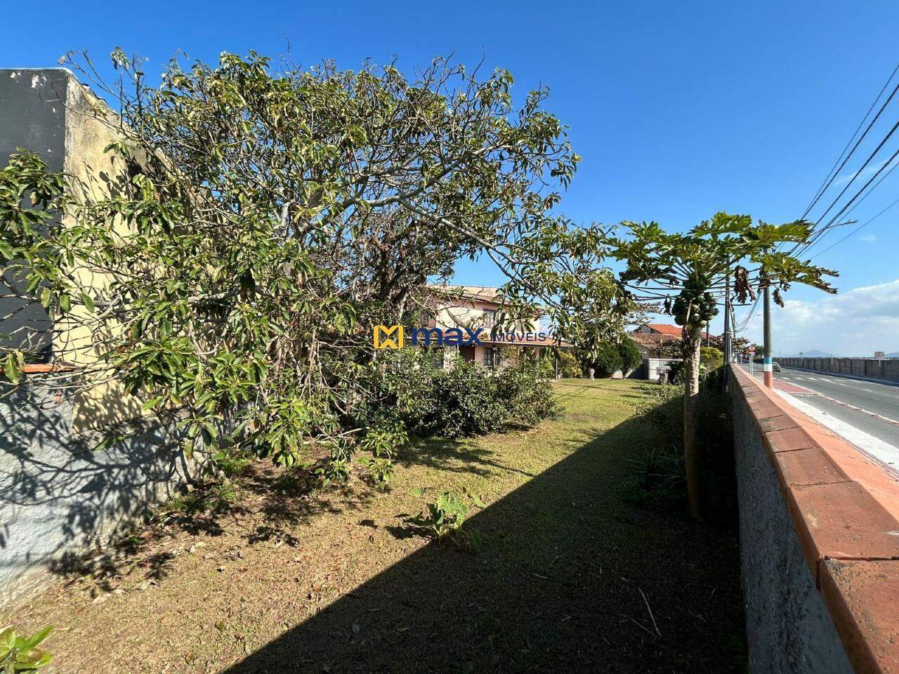 Terreno à venda no Meia Praia: 