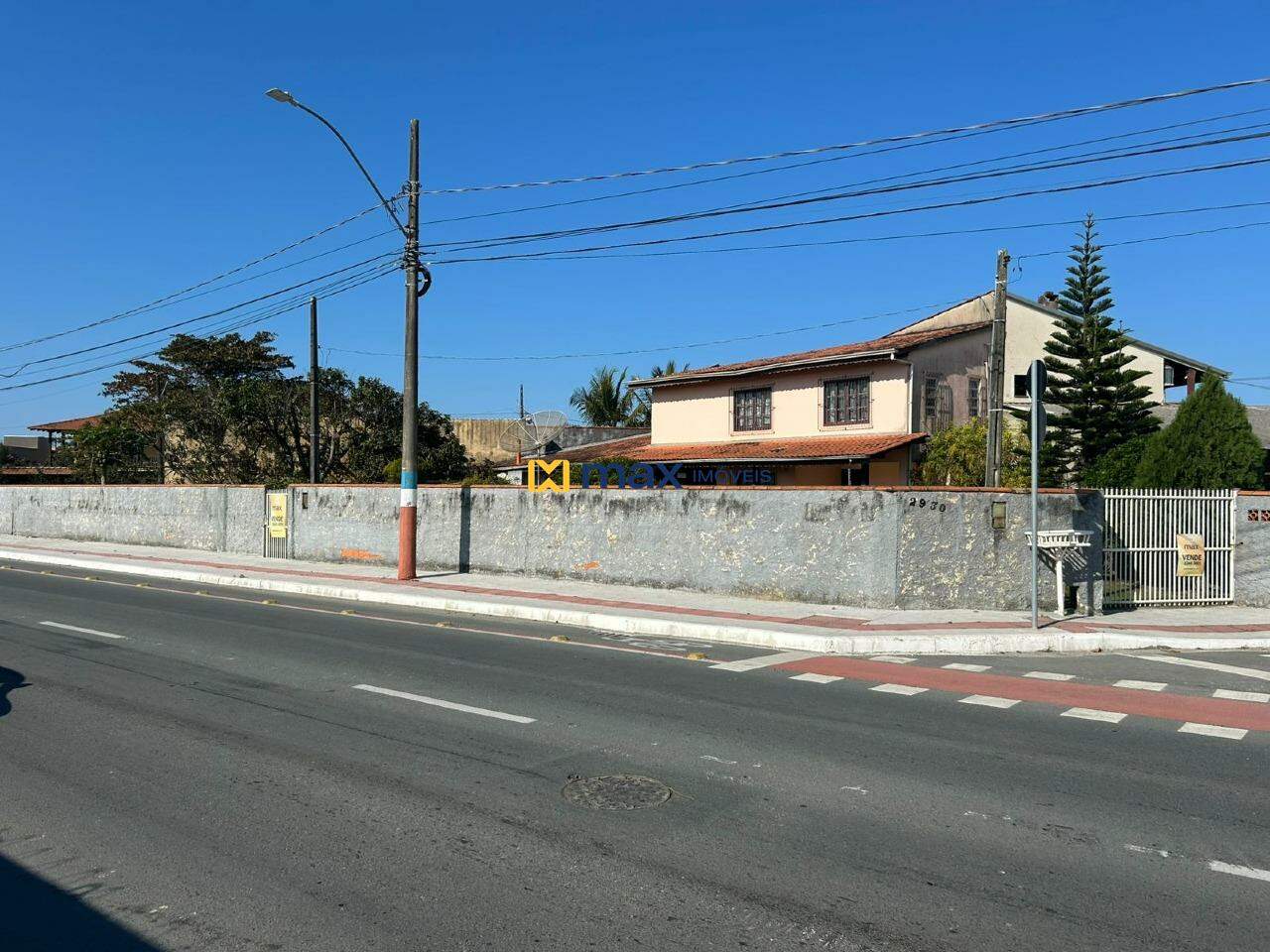 Terreno à venda no Meia Praia: 
