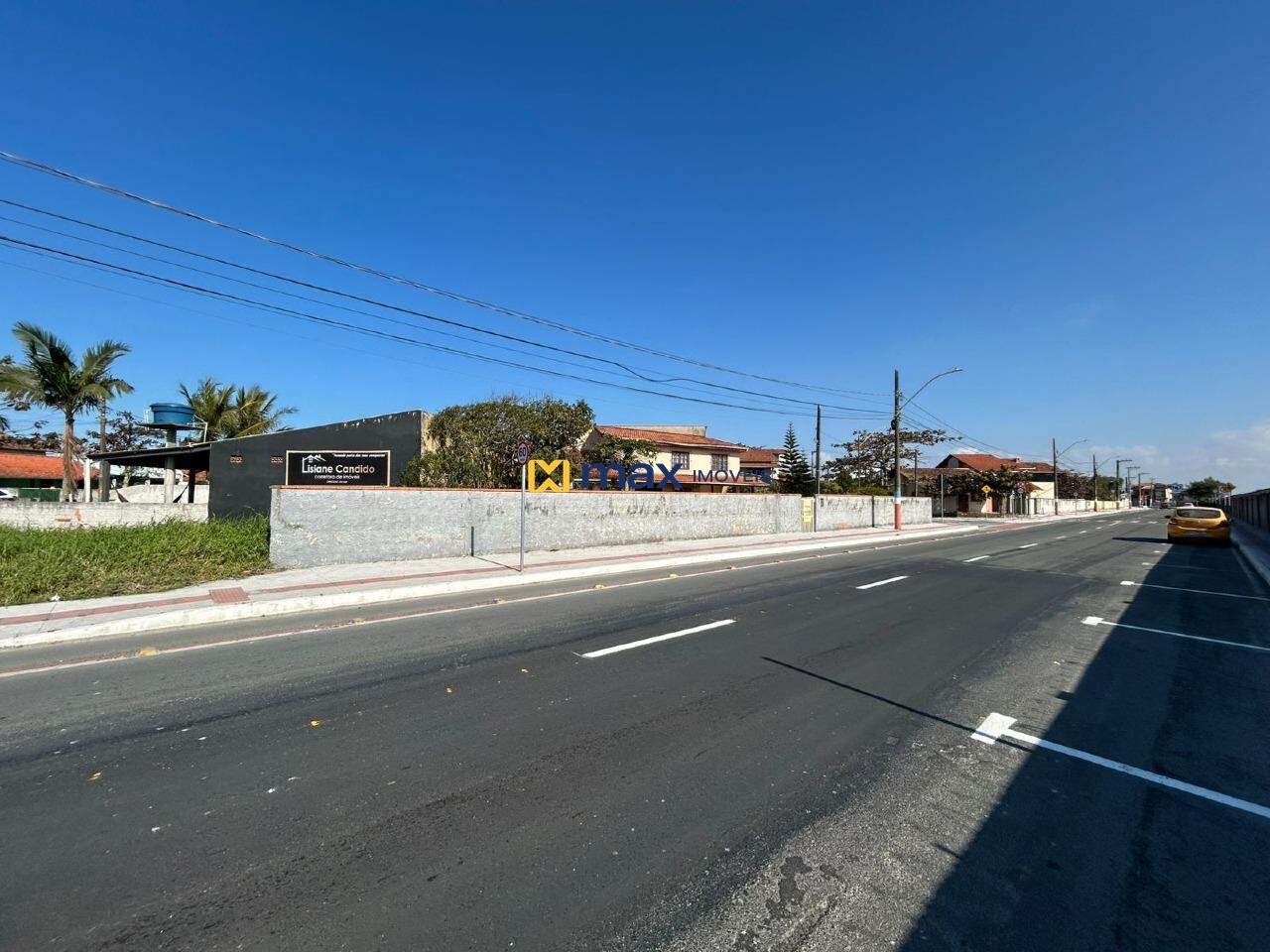 Terreno à venda no Meia Praia: 