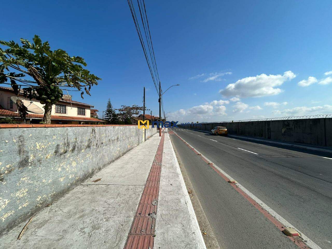Terreno à venda no Meia Praia: 