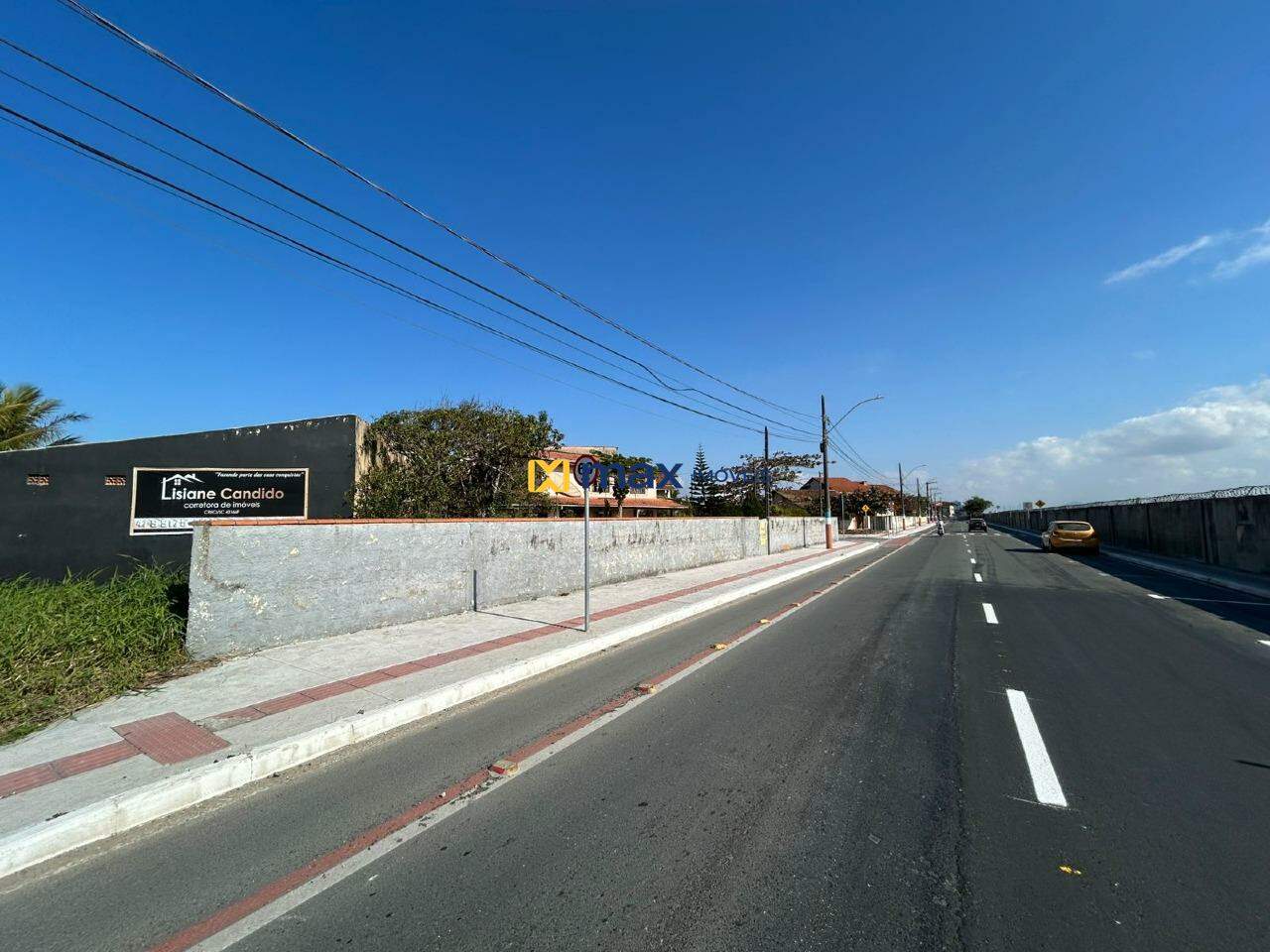 Terreno à venda no Meia Praia: 