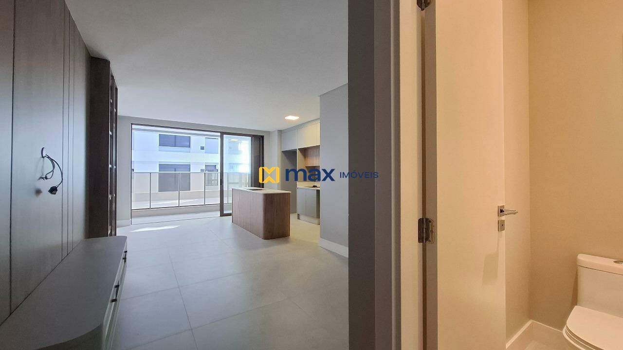 Apartamento à venda no Praia Brava de Itajaí: Living integrado