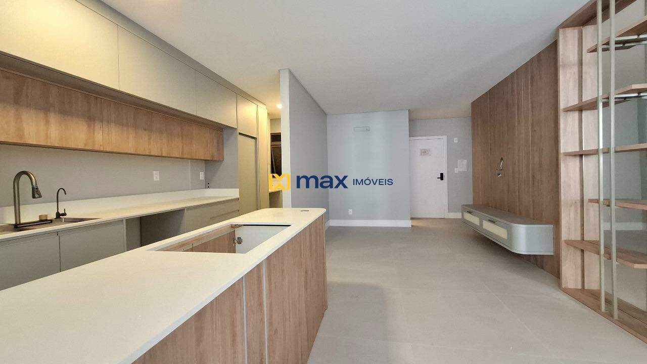 Apartamento à venda no Praia Brava de Itajaí: Living integrado