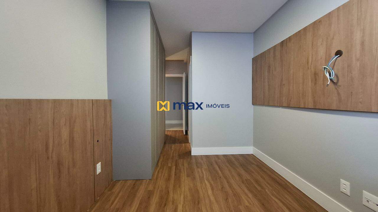 Apartamento à venda no Praia Brava de Itajaí: Suíte 1