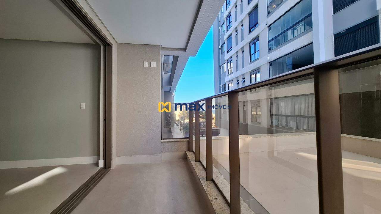 Apartamento à venda no Praia Brava de Itajaí: Sacada com churrasqueira