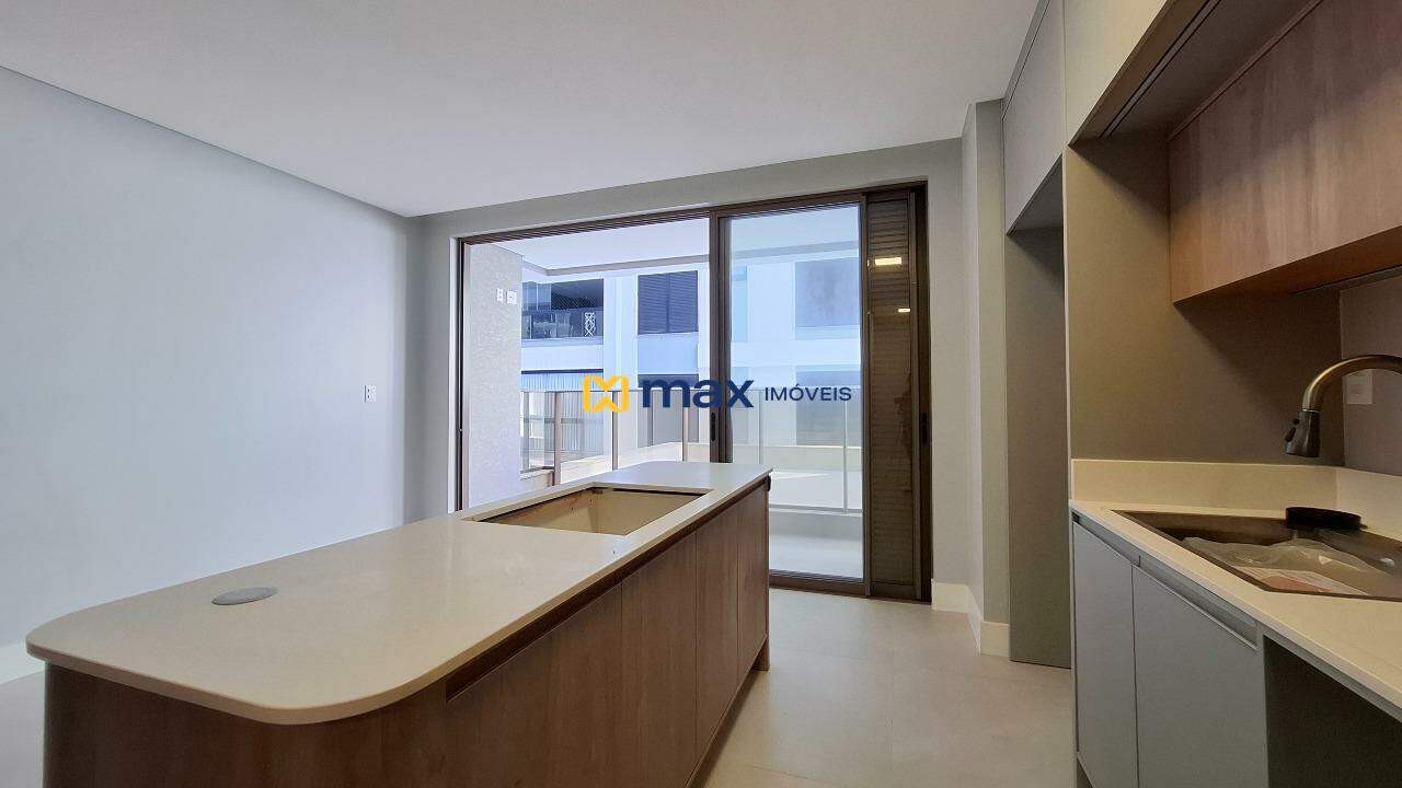 Apartamento à venda no Praia Brava de Itajaí: Living integrado