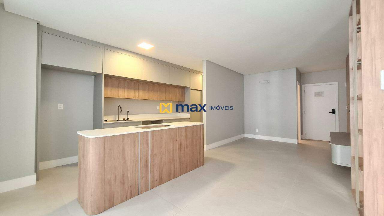 Apartamento à venda no Praia Brava de Itajaí: Living integrado