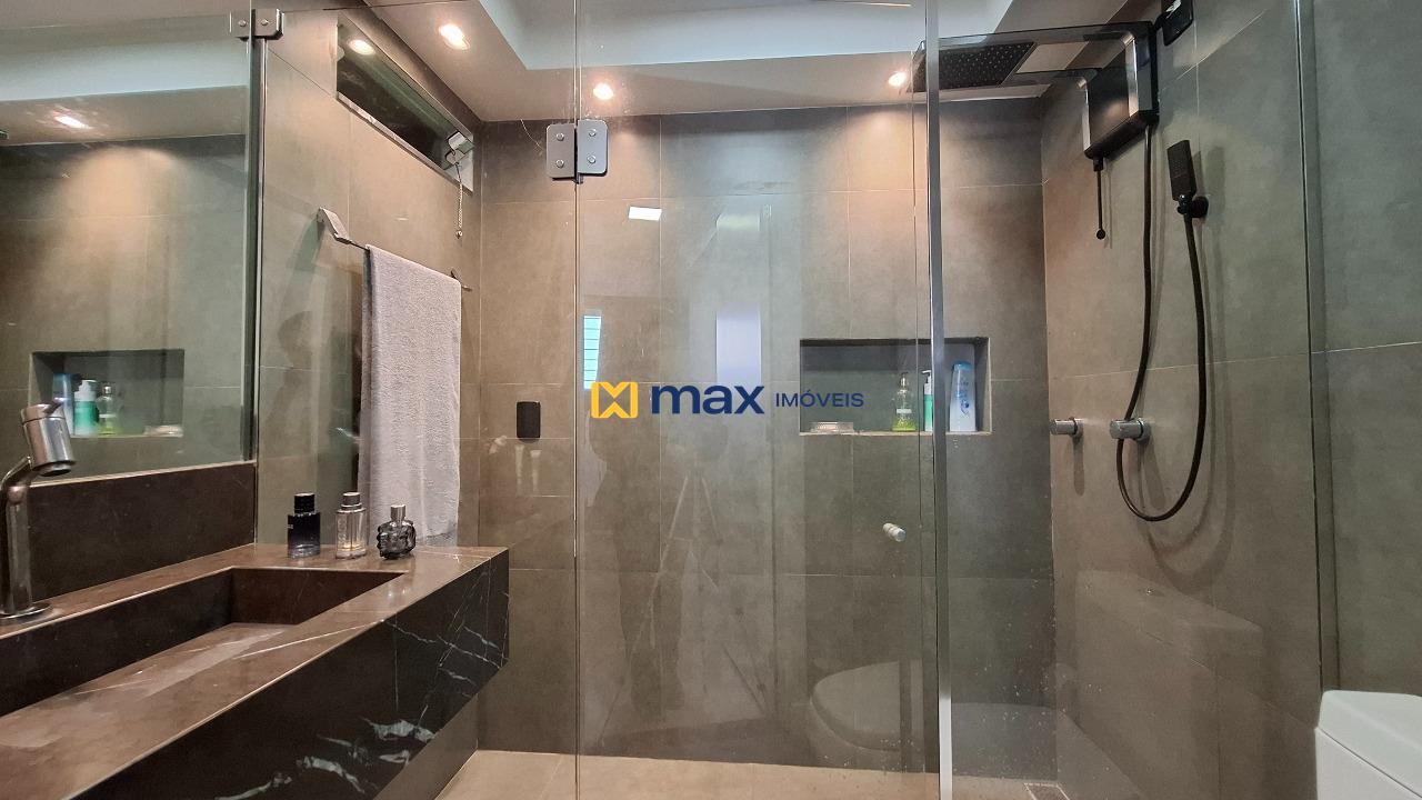 Casa à venda no Cabeçudas: Banheiro suíte 1