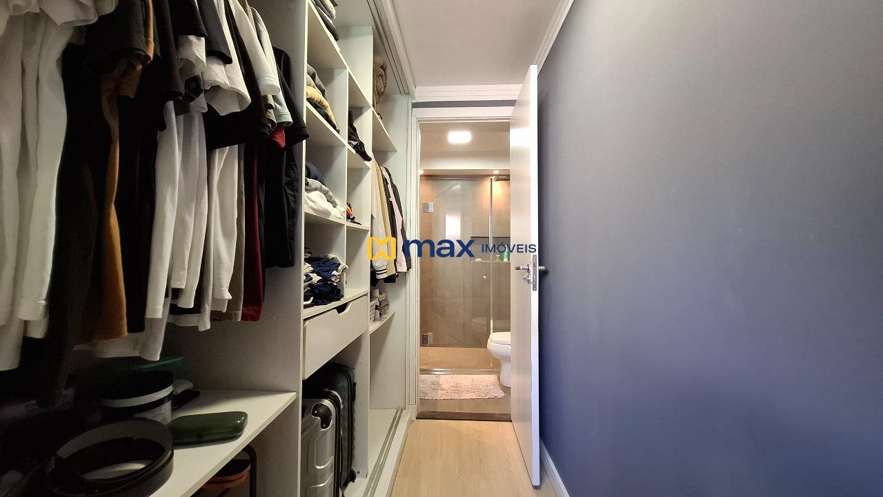 Casa à venda no Cabeçudas: Closet