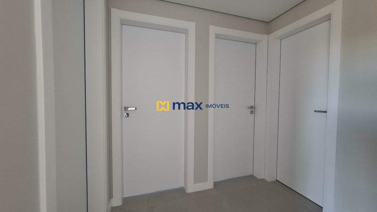 Apartamento à venda no Praia Brava: Corredor