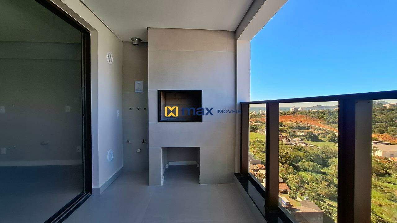 Apartamento à venda no Praia Brava: Sacada com churrasqueira